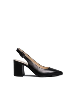 Chanel a Punta in Pelle Nera