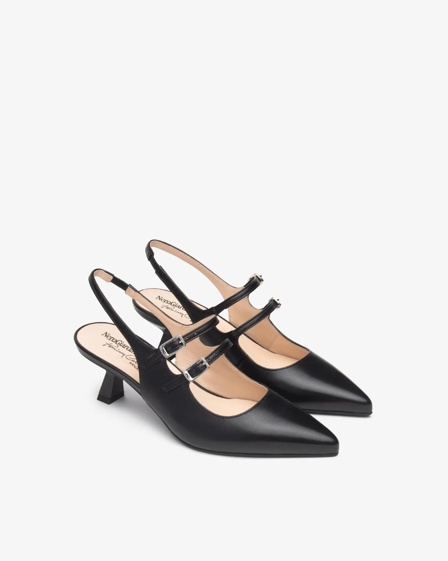 Chanel a Punta in Pelle Nera Tacco Rocchetto