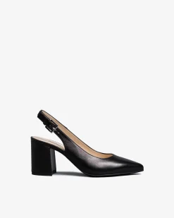 Chanel a Punta in Pelle Nera