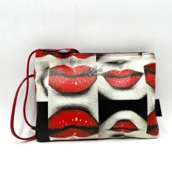 Pochette in Pelle  con Tracolla