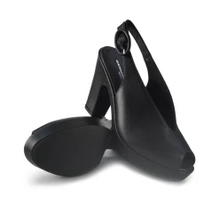 Sandali Chanel con Tacco Alto e Plateau in Pele Nera